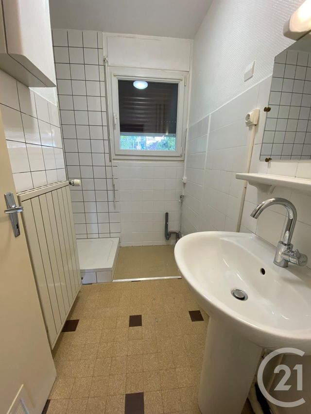 Appartement F4 à louer - 4 pièces - 74.0 m2 - BELFORT - 90 - FRANCHE-COMTE - Century 21 Agence Du Théâtre Appartement F4 à louer - 4 pièces - 74.0 m2 - BELFORT - 90 - FRANCHE-COMTE - Century 21 Agence Du Théâtre