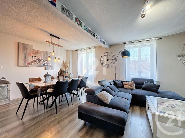 Appartement T4 à vendre - 4 pièces - 90.37 m2 - VALENTIGNEY - 25 - FRANCHE-COMTE - Century 21 Agence Du Théâtre