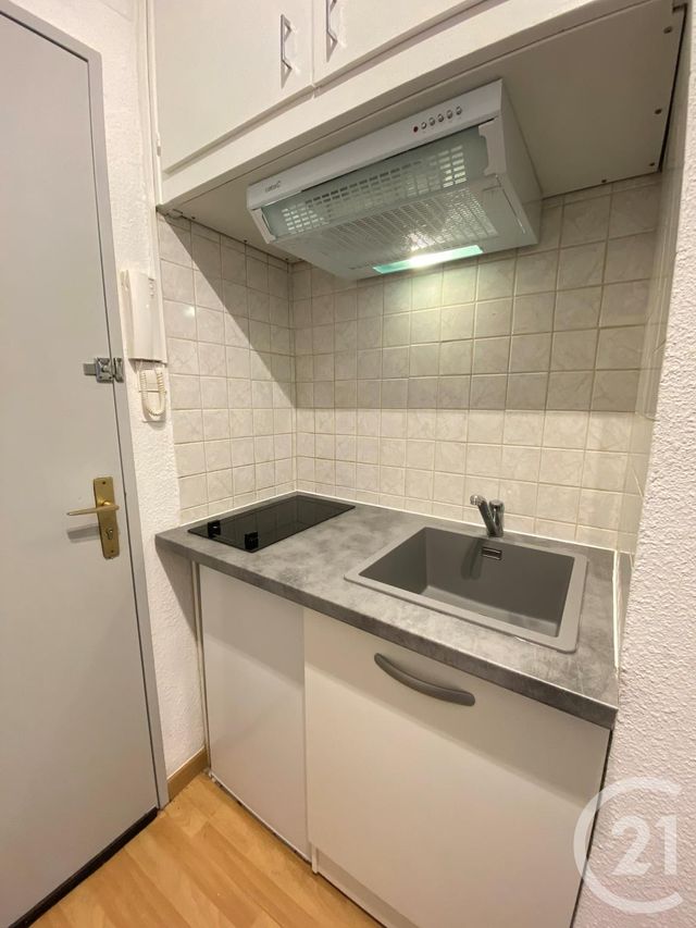 Appartement F1 à louer - 1 pièce - 21.38 m2 - BELFORT - 90 - FRANCHE-COMTE - Century 21 Agence Du Théâtre Appartement F1 à louer - 1 pièce - 21.38 m2 - BELFORT - 90 - FRANCHE-COMTE - Century 21 Agence Du Théâtre