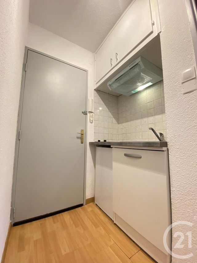 Appartement F1 à louer - 1 pièce - 21.38 m2 - BELFORT - 90 - FRANCHE-COMTE - Century 21 Agence Du Théâtre Appartement F1 à louer - 1 pièce - 21.38 m2 - BELFORT - 90 - FRANCHE-COMTE - Century 21 Agence Du Théâtre