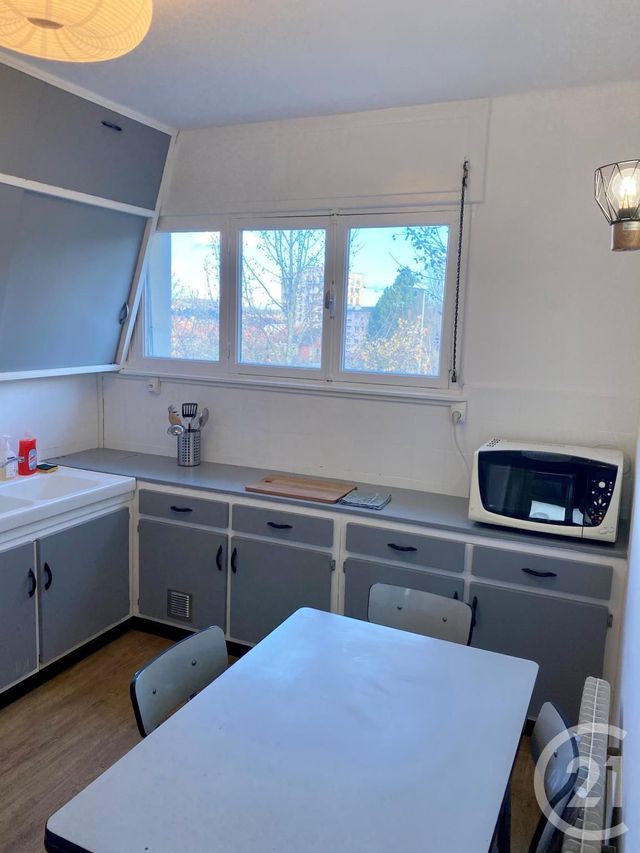Appartement F3 à louer - 3 pièces - 64.0 m2 - BELFORT - 90 - FRANCHE-COMTE - Century 21 Agence Du Théâtre Appartement F3 à louer - 3 pièces - 64.0 m2 - BELFORT - 90 - FRANCHE-COMTE - Century 21 Agence Du Théâtre