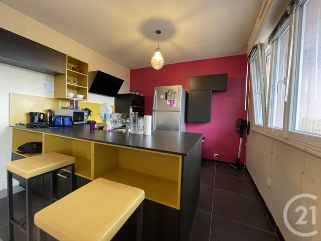 Appartement T3 à vendre - 3 pièces - 63.63 m2 - BELFORT - 90 - FRANCHE-COMTE - Century 21 Agence Du Théâtre Appartement T3 à vendre - 3 pièces - 63.63 m2 - BELFORT - 90 - FRANCHE-COMTE - Century 21 Agence Du Théâtre