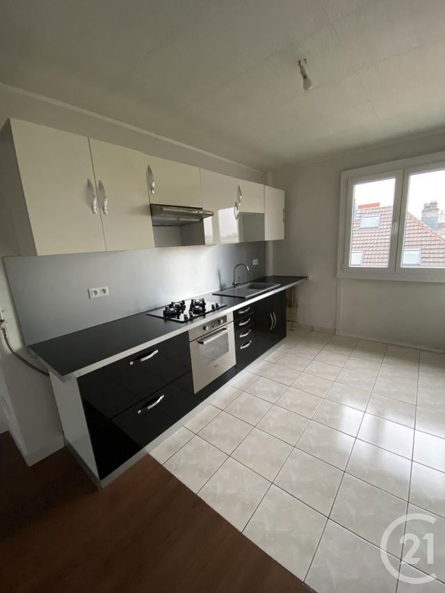 Appartement F4 à vendre - 4 pièces - 75.0 m2 - BELFORT - 90 - FRANCHE-COMTE - Century 21 Agence Du Théâtre Appartement F4 à vendre - 4 pièces - 75.0 m2 - BELFORT - 90 - FRANCHE-COMTE - Century 21 Agence Du Théâtre