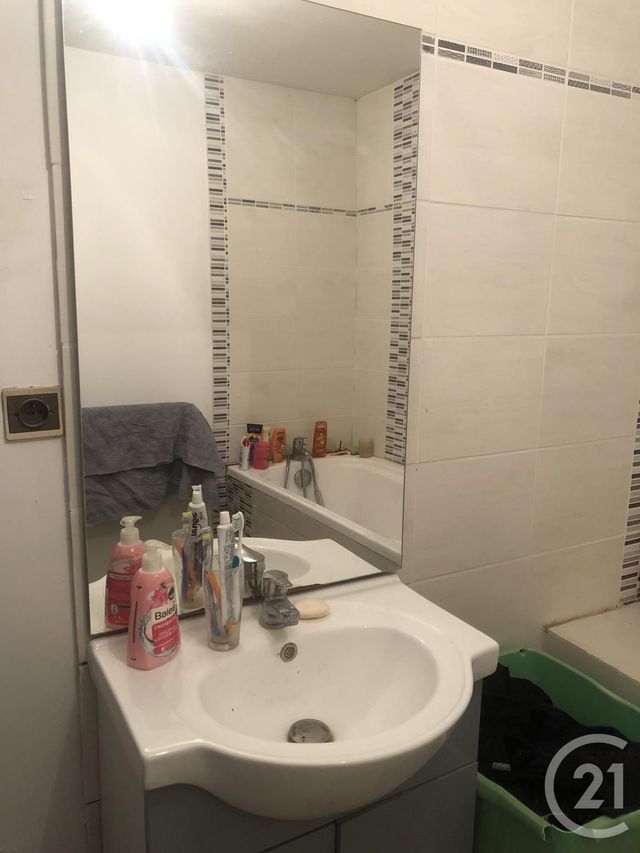 Afficher la photo en grand Appartement F2 à louer - 3 pièces - 48.0 m2 - DELLE - 90 - FRANCHE-COMTE - Century 21 Agence Du Théâtre