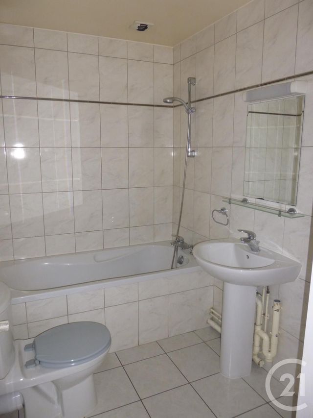 Afficher la photo en grand Appartement F3 à louer - 3 pièces - 60.0 m2 - BAVILLIERS - 90 - FRANCHE-COMTE - Century 21 Agence Du Théâtre
