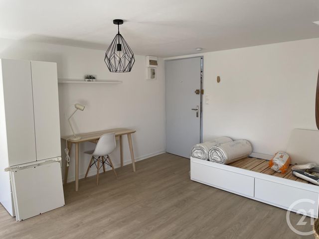 Studio à louer - 1 pièce - 25.0 m2 - BELFORT - 90 - FRANCHE-COMTE - Century 21 Agence Du Théâtre