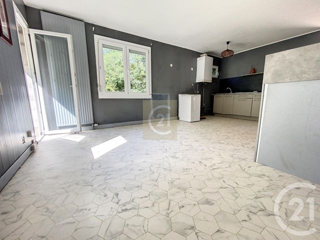 Studio à vendre - 1 pièce - 29.12 m2 - BELFORT - 90 - FRANCHE-COMTE - Century 21 Agence Du Théâtre