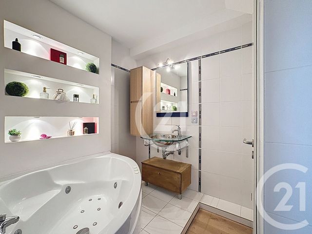 Appartement T4 à vendre - 4 pièces - 84.76 m2 - OFFEMONT - 90 - FRANCHE-COMTE - Century 21 Agence Du Théâtre