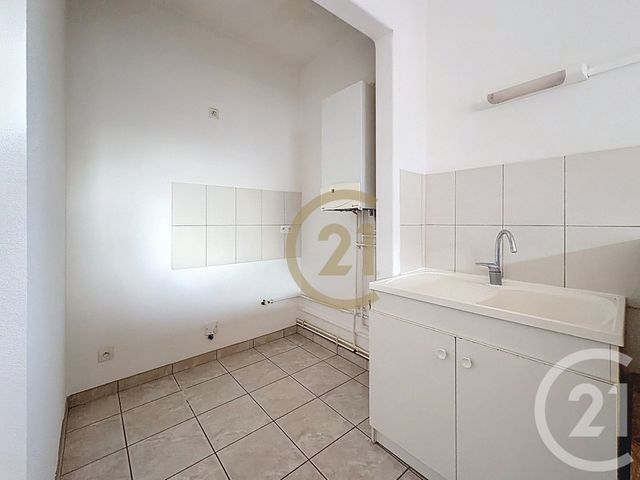 Appartement F2 à louer - 2 pièces - 41.0 m2 - BEAUCOURT - 90 - FRANCHE-COMTE - Century 21 Agence Du Théâtre