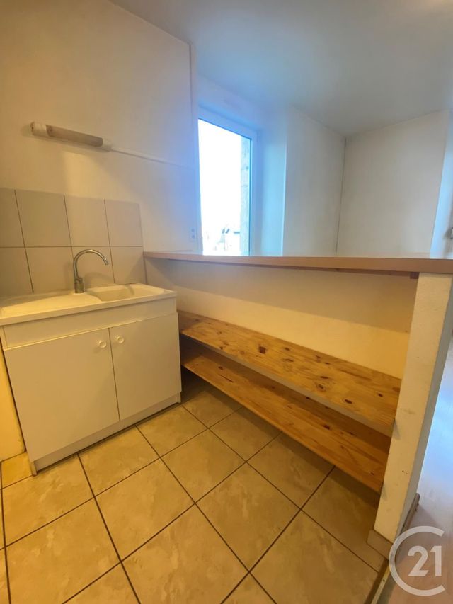 Appartement F2 à louer - 2 pièces - 41.0 m2 - BEAUCOURT - 90 - FRANCHE-COMTE - Century 21 Agence Du Théâtre