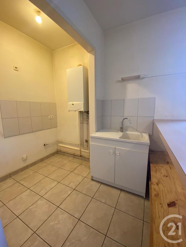 Appartement F2 à louer - 2 pièces - 41.0 m2 - BEAUCOURT - 90 - FRANCHE-COMTE - Century 21 Agence Du Théâtre