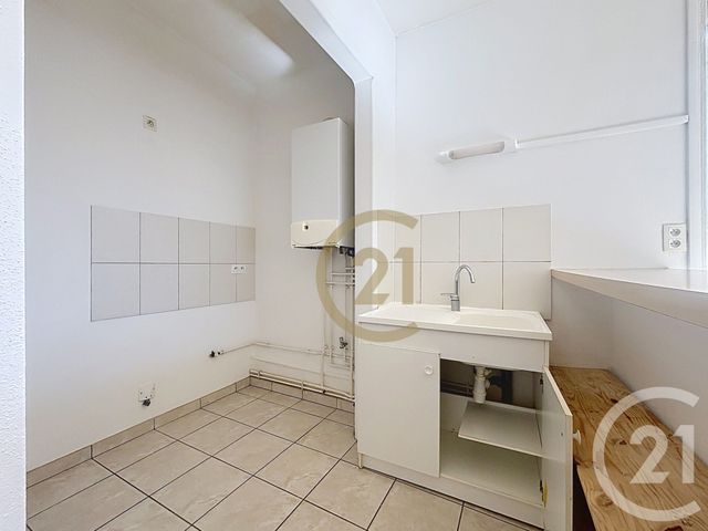 Appartement F2 à louer - 2 pièces - 41.0 m2 - BEAUCOURT - 90 - FRANCHE-COMTE - Century 21 Agence Du Théâtre