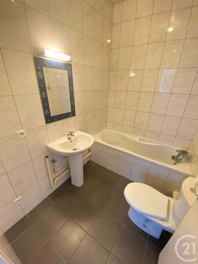 Appartement F2 à louer - 2 pièces - 41.0 m2 - BEAUCOURT - 90 - FRANCHE-COMTE - Century 21 Agence Du Théâtre