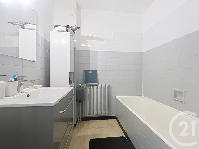 Appartement F3 à vendre - 3 pièces - 63.0 m2 - BELFORT - 90 - FRANCHE-COMTE - Century 21 Agence Du Théâtre