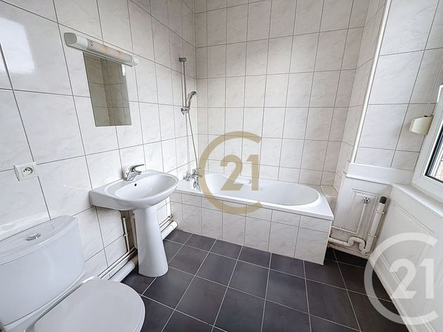 Appartement F2 à louer - 2 pièces - 41.0 m2 - BEAUCOURT - 90 - FRANCHE-COMTE - Century 21 Agence Du Théâtre