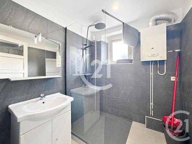 Appartement T3 à vendre - 3 pièces - 58.49 m2 - BELFORT - 90 - FRANCHE-COMTE - Century 21 Agence Du Théâtre