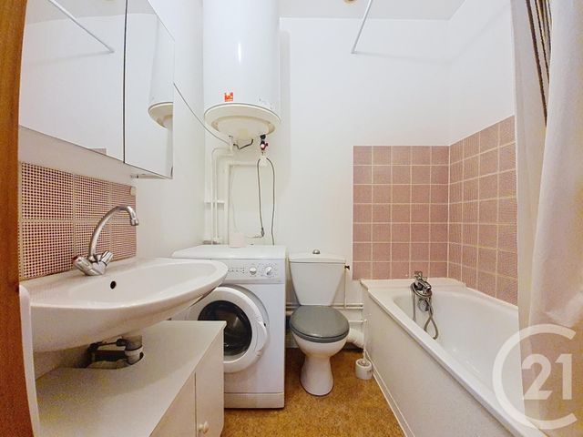 Appartement F1 à louer - 1 pièce - 25.0 m2 - BELFORT - 90 - FRANCHE-COMTE - Century 21 Agence Du Théâtre