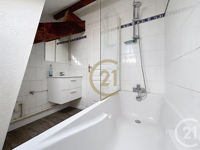 Afficher la photo en grand Appartement F3 à louer - 3 pièces - 60.0 m2 - BELFORT - 90 - FRANCHE-COMTE - Century 21 Agence Du Théâtre