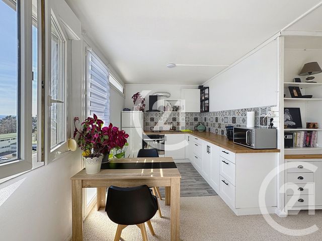 Appartement T3 à vendre - 3 pièces - 54.85 m2 - GRAND CHARMONT - 25 - FRANCHE-COMTE - Century 21 Agence Du Théâtre
