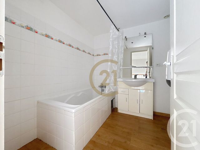 Appartement F3 à louer - 3 pièces - 65.7 m2 - COUTHENANS - 70 - FRANCHE-COMTE - Century 21 Agence Du Théâtre