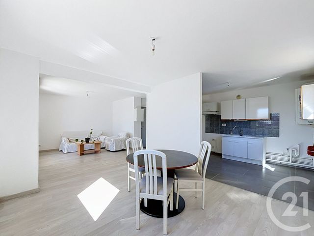 Appartement F4 à vendre - 3 pièces - 76.88 m2 - BELFORT - 90 - FRANCHE-COMTE - Century 21 Agence Du Théâtre