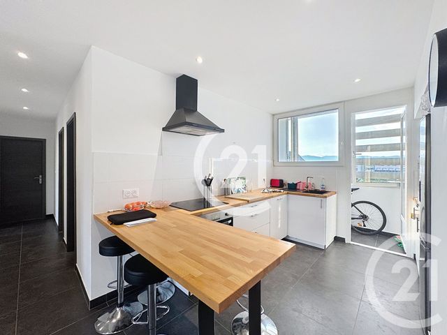 Appartement à vendre - 5 pièces - 88.15 m2 - BELFORT - 90 - FRANCHE-COMTE - Century 21 Agence Du Théâtre