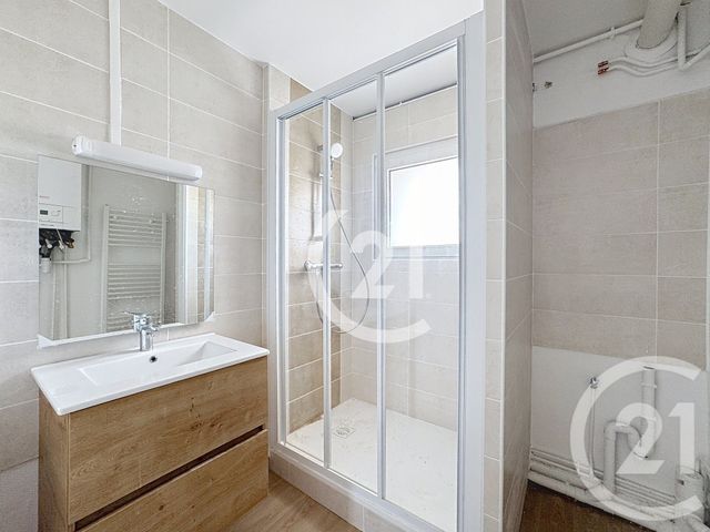 Afficher la photo en grand Appartement T4 à vendre - 4 pièces - 65.56 m2 - AUDINCOURT - 25 - FRANCHE-COMTE - Century 21 Agence Du Théâtre