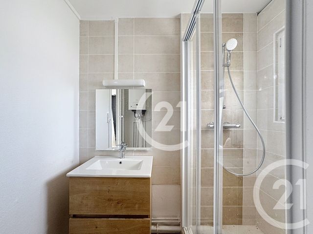 Afficher la photo en grand Appartement T4 à vendre - 4 pièces - 65.56 m2 - AUDINCOURT - 25 - FRANCHE-COMTE - Century 21 Agence Du Théâtre