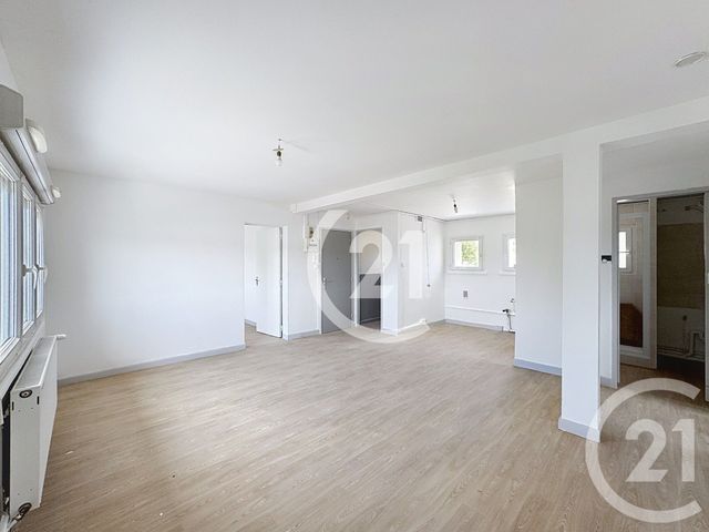 Afficher la photo en grand Appartement T4 à vendre - 4 pièces - 65.56 m2 - AUDINCOURT - 25 - FRANCHE-COMTE - Century 21 Agence Du Théâtre