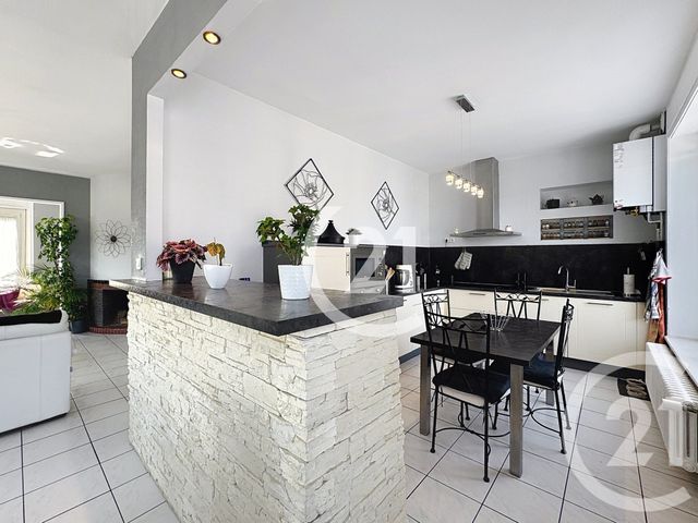 Afficher la photo en grand Appartement T5 à vendre - 5 pièces - 113.94 m2 - BELFORT - 90 - FRANCHE-COMTE - Century 21 Agence Du Théâtre