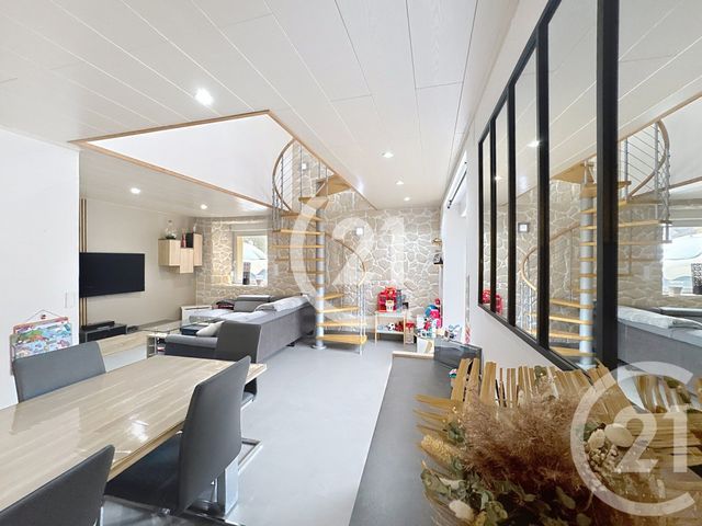 Appartement T5 à vendre - 5 pièces - 109.05 m2 - CHAMPEY - 70 - FRANCHE-COMTE - Century 21 Agence Du Théâtre