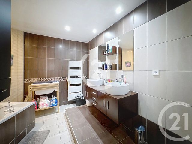 Appartement T5 à vendre - 5 pièces - 109.05 m2 - CHAMPEY - 70 - FRANCHE-COMTE - Century 21 Agence Du Théâtre