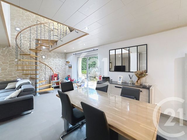 Appartement T5 à vendre - 5 pièces - 109.05 m2 - CHAMPEY - 70 - FRANCHE-COMTE - Century 21 Agence Du Théâtre