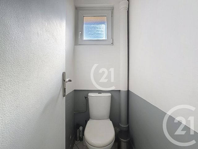 Appartement T3 à vendre - 3 pièces - 48.79 m2 - BELFORT - 90 - FRANCHE-COMTE - Century 21 Agence Du Théâtre
