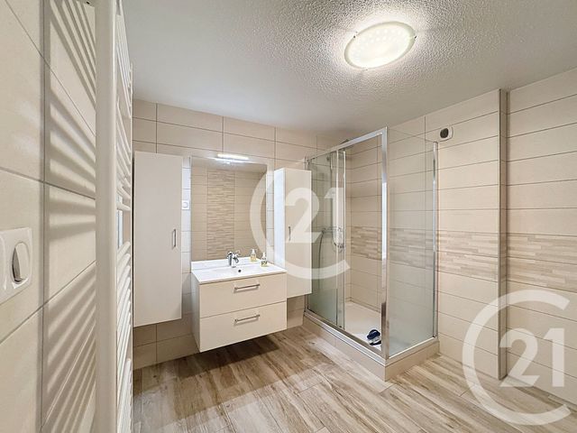 Appartement T5 à vendre - 5 pièces - 100.0 m2 - CRAVANCHE - 90 - FRANCHE-COMTE - Century 21 Agence Du Théâtre