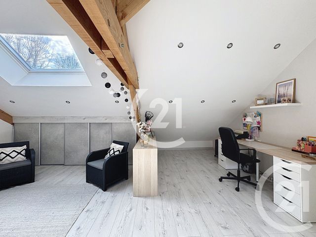 Afficher la photo en grand Appartement T5 à vendre - 5 pièces - 97.89 m2 - ESSERT - 90 - FRANCHE-COMTE - Century 21 Agence Du Théâtre