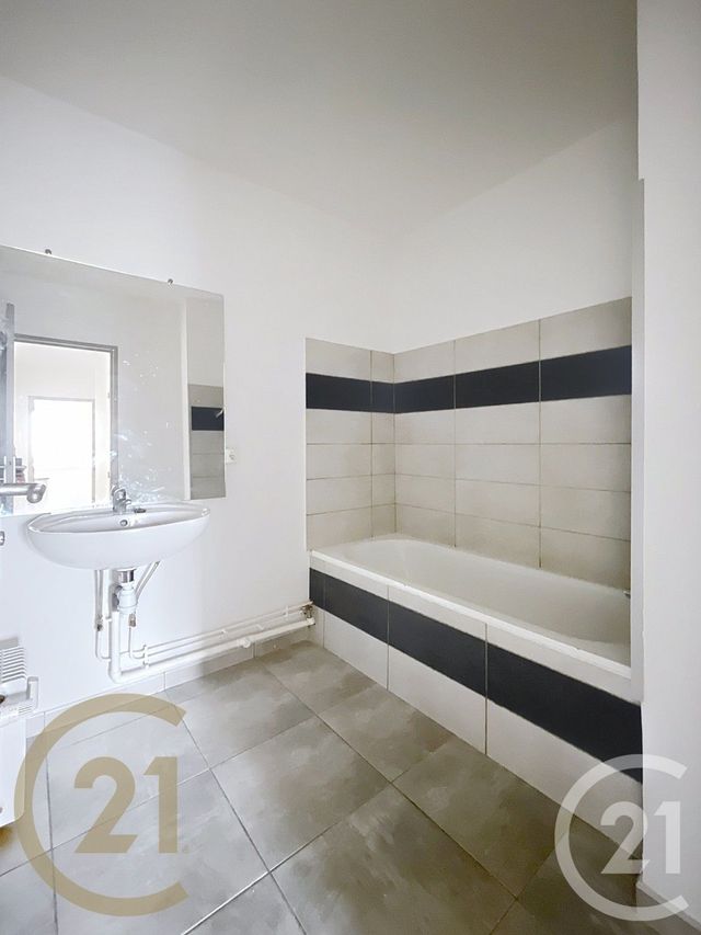 Afficher la photo en grand Appartement F3 à vendre - 3 pièces - 59.68 m2 - BELFORT - 90 - FRANCHE-COMTE - Century 21 Agence Du Théâtre