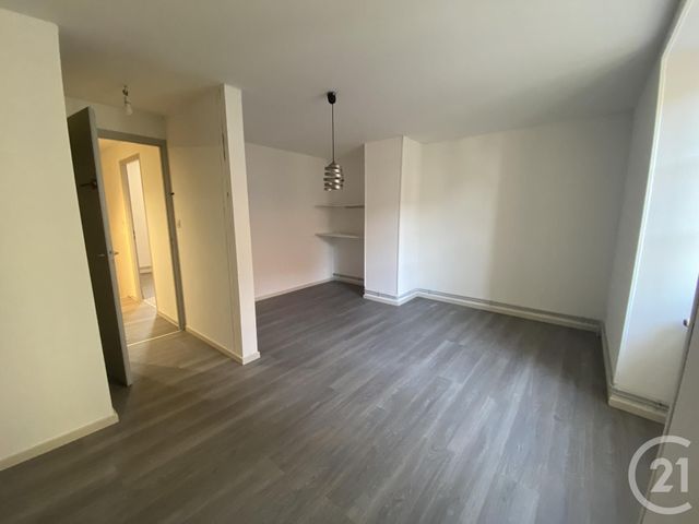 Appartement F3 à louer - 3 pièces - 76.0 m2 - DELLE - 90 - FRANCHE-COMTE - Century 21 Agence Du Théâtre