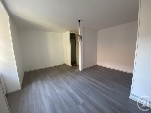 Appartement F3 à louer - 3 pièces - 76.0 m2 - DELLE - 90 - FRANCHE-COMTE - Century 21 Agence Du Théâtre