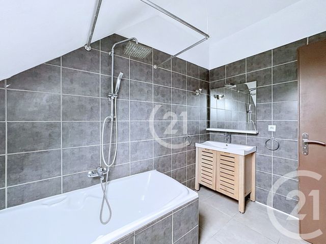 Appartement T3 à vendre - 3 pièces - 57.58 m2 - VIEUX CHARMONT - 25 - FRANCHE-COMTE - Century 21 Agence Du Théâtre