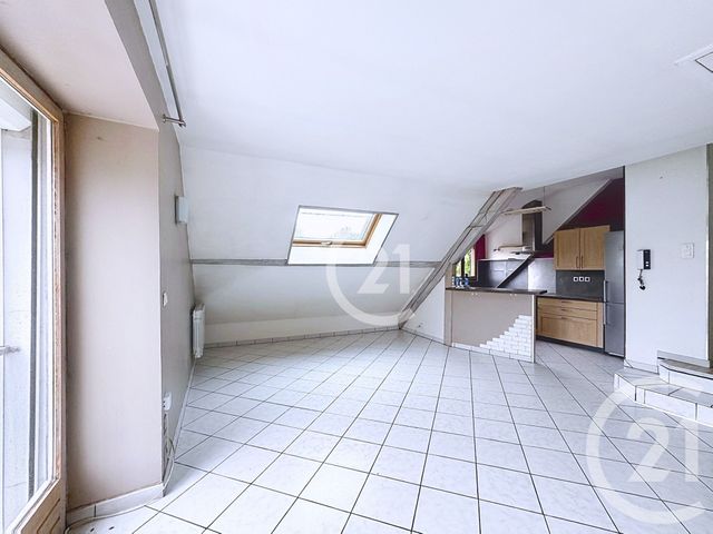 Appartement T3 à vendre - 3 pièces - 57.58 m2 - VIEUX CHARMONT - 25 - FRANCHE-COMTE - Century 21 Agence Du Théâtre