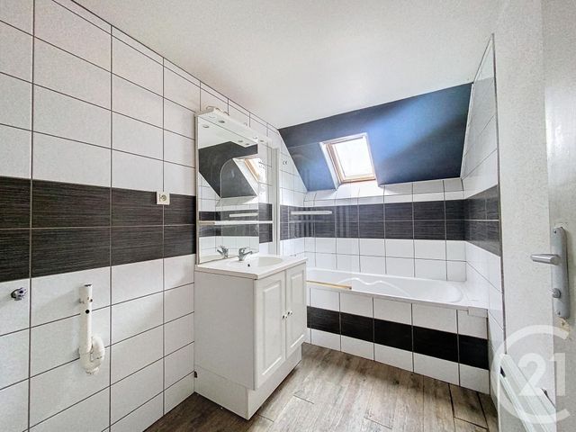 Appartement F4 à louer - 4 pièces - 72.0 m2 - BELFORT - 90 - FRANCHE-COMTE - Century 21 Agence Du Théâtre