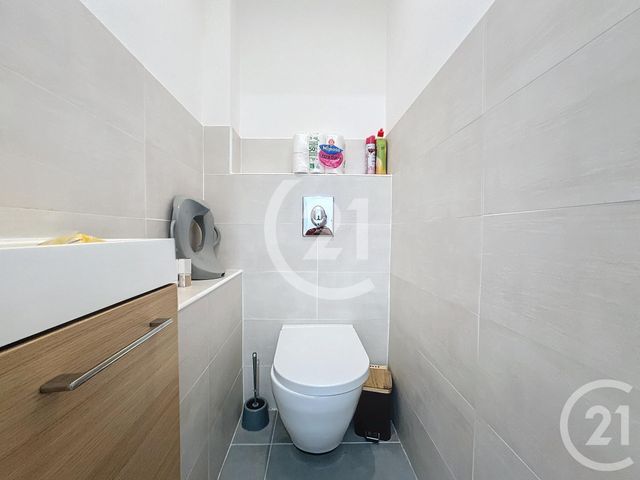 Appartement T4 à vendre - 3 pièces - 85.07 m2 - MONTBELIARD - 25 - FRANCHE-COMTE - Century 21 Agence Du Théâtre