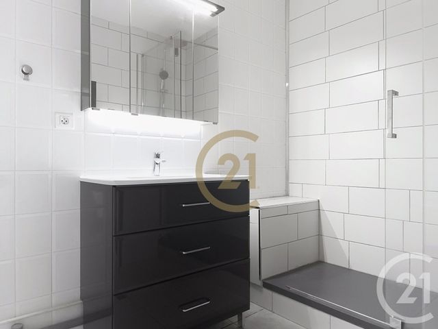 Appartement F2 à louer - 2 pièces - 54.77 m2 - BAVILLIERS - 90 - FRANCHE-COMTE - Century 21 Agence Du Théâtre