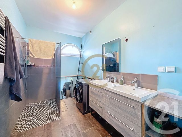 Appartement F5 à vendre - 5 pièces - 111.67 m2 - GIROMAGNY - 90 - FRANCHE-COMTE - Century 21 Agence Du Théâtre