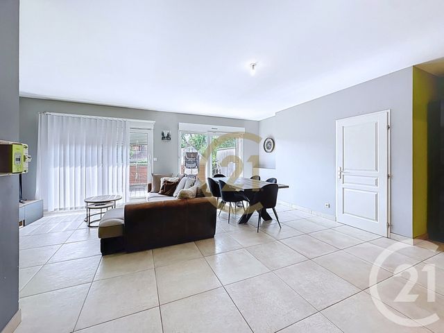 Appartement F5 à vendre - 5 pièces - 111.67 m2 - GIROMAGNY - 90 - FRANCHE-COMTE - Century 21 Agence Du Théâtre