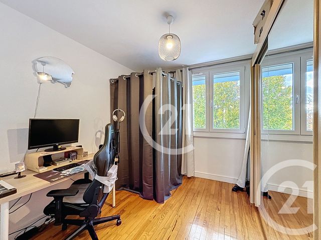 Appartement T4 à vendre - 4 pièces - 62.2 m2 - BELFORT - 90 - FRANCHE-COMTE - Century 21 Agence Du Théâtre