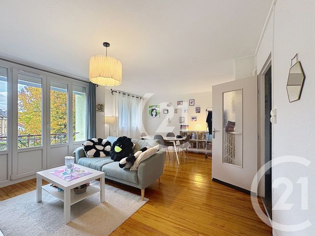 Appartement T4 à vendre - 4 pièces - 62.2 m2 - BELFORT - 90 - FRANCHE-COMTE - Century 21 Agence Du Théâtre