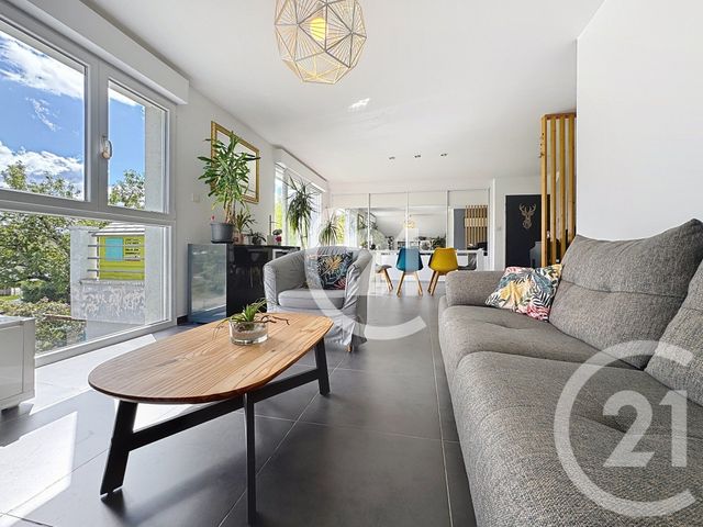 Appartement T4 à vendre - 4 pièces - 85.31 m2 - MONTBELIARD - 25 - FRANCHE-COMTE - Century 21 Agence Du Théâtre