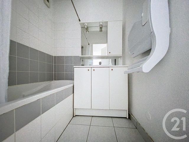 Appartement T2 à louer - 2 pièces - 41.52 m2 - BELFORT - 90 - FRANCHE-COMTE - Century 21 Agence Du Théâtre